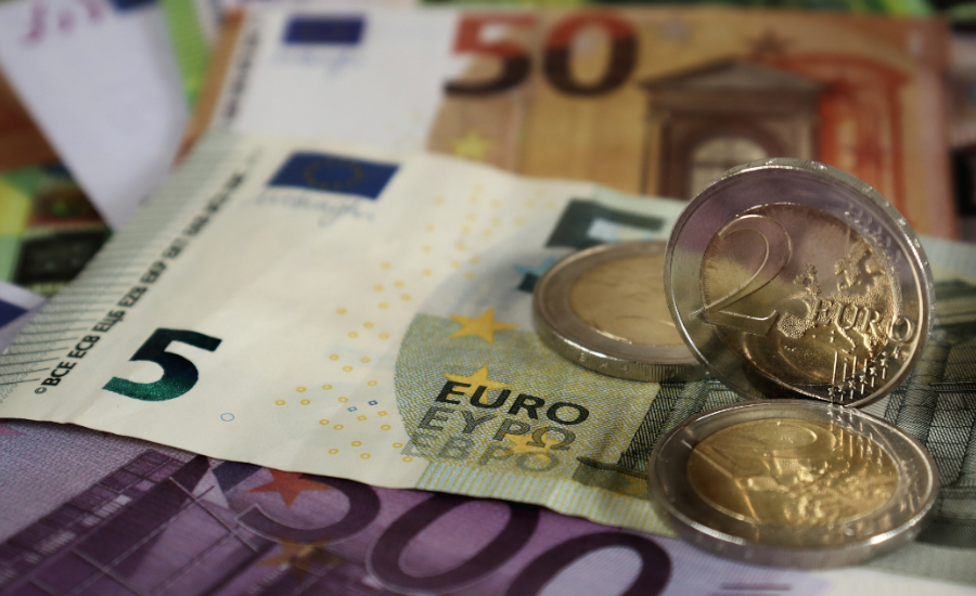 Uma mão dá (para já), a outra mão tira