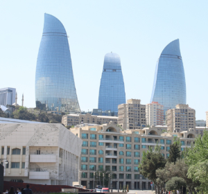 No Azerbaijão com quatro empresas