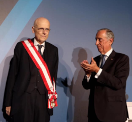 Paulo Nunes de Almeida condecorado