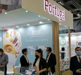 No Dubai com 14 empresas da fileira médico-hospitalar