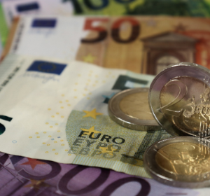 Uma mão dá (para já), a outra mão tira